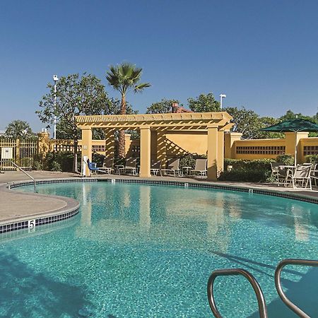 La Quinta Inn & Suites By Wyndham Ontario Airport מראה חיצוני תמונה