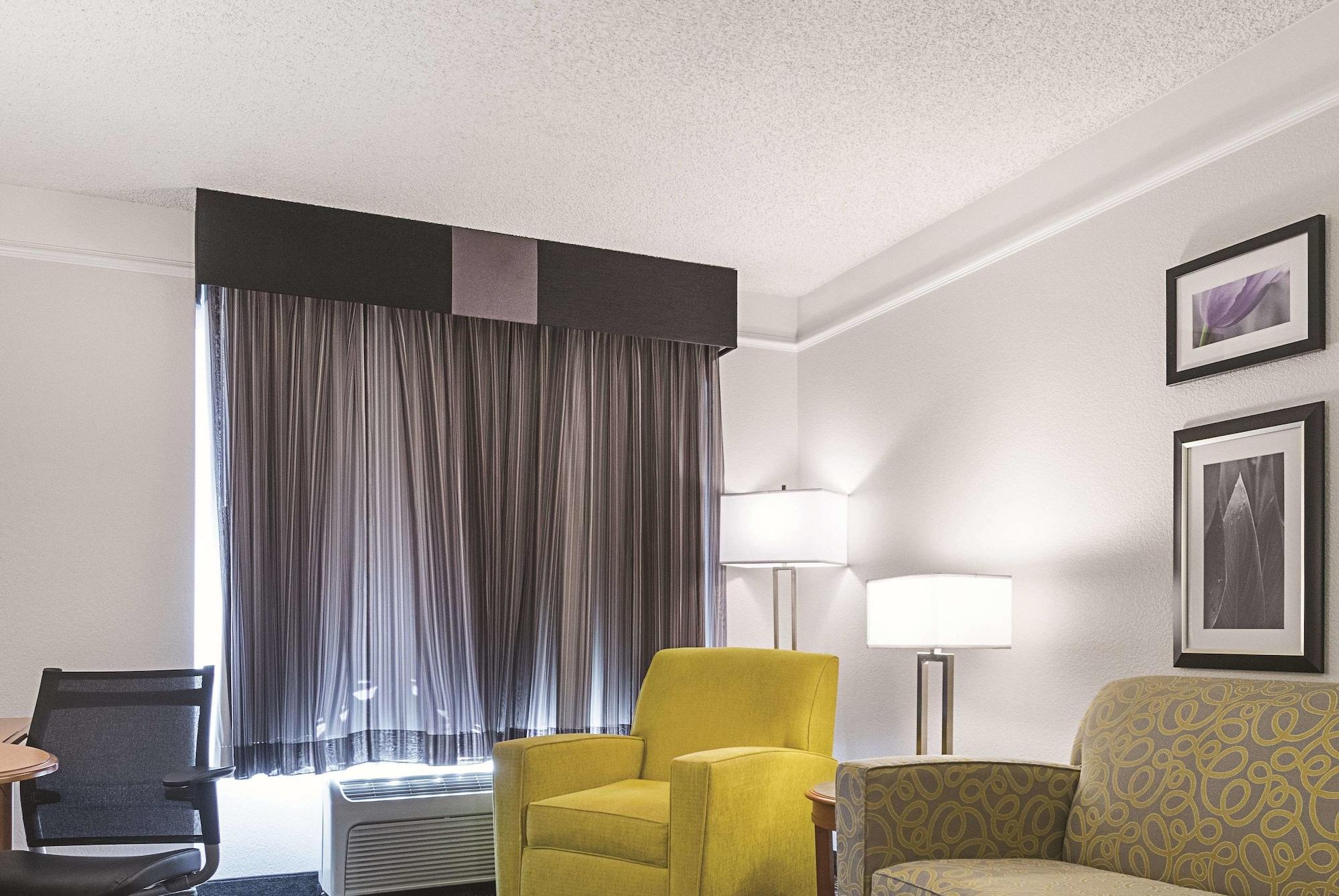 La Quinta Inn & Suites By Wyndham Ontario Airport מראה חיצוני תמונה