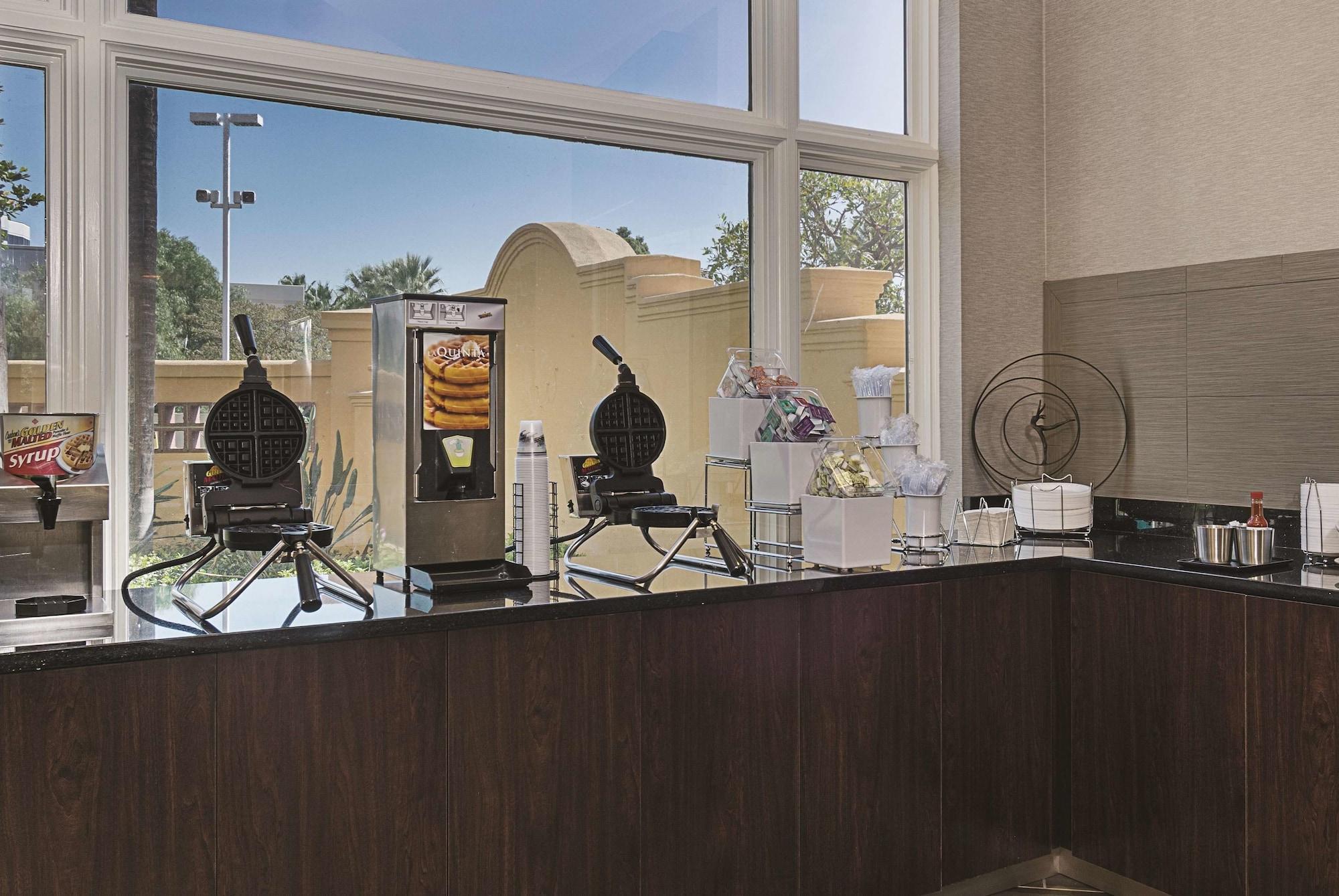La Quinta Inn & Suites By Wyndham Ontario Airport מראה חיצוני תמונה
