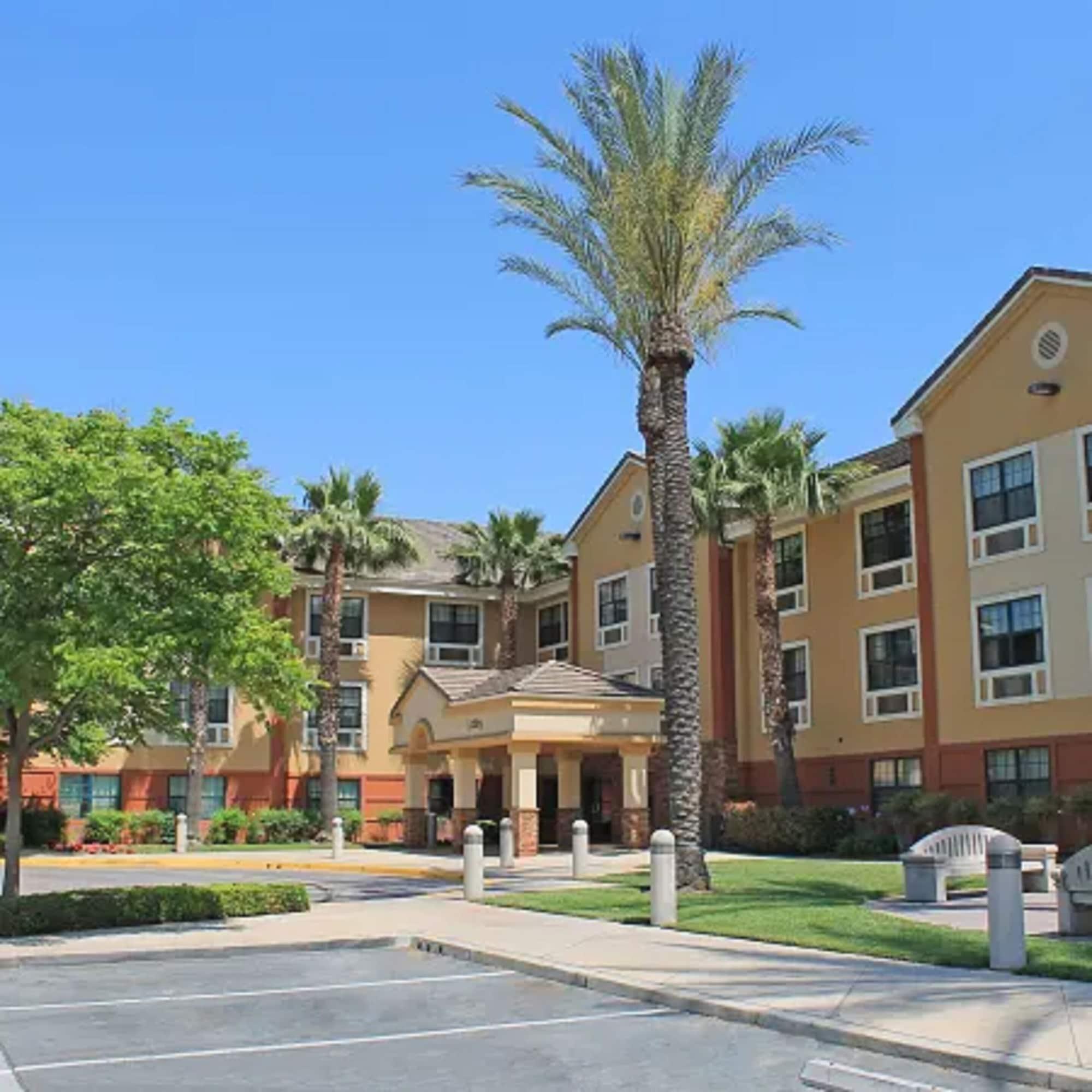 La Quinta Inn & Suites By Wyndham Ontario Airport מראה חיצוני תמונה