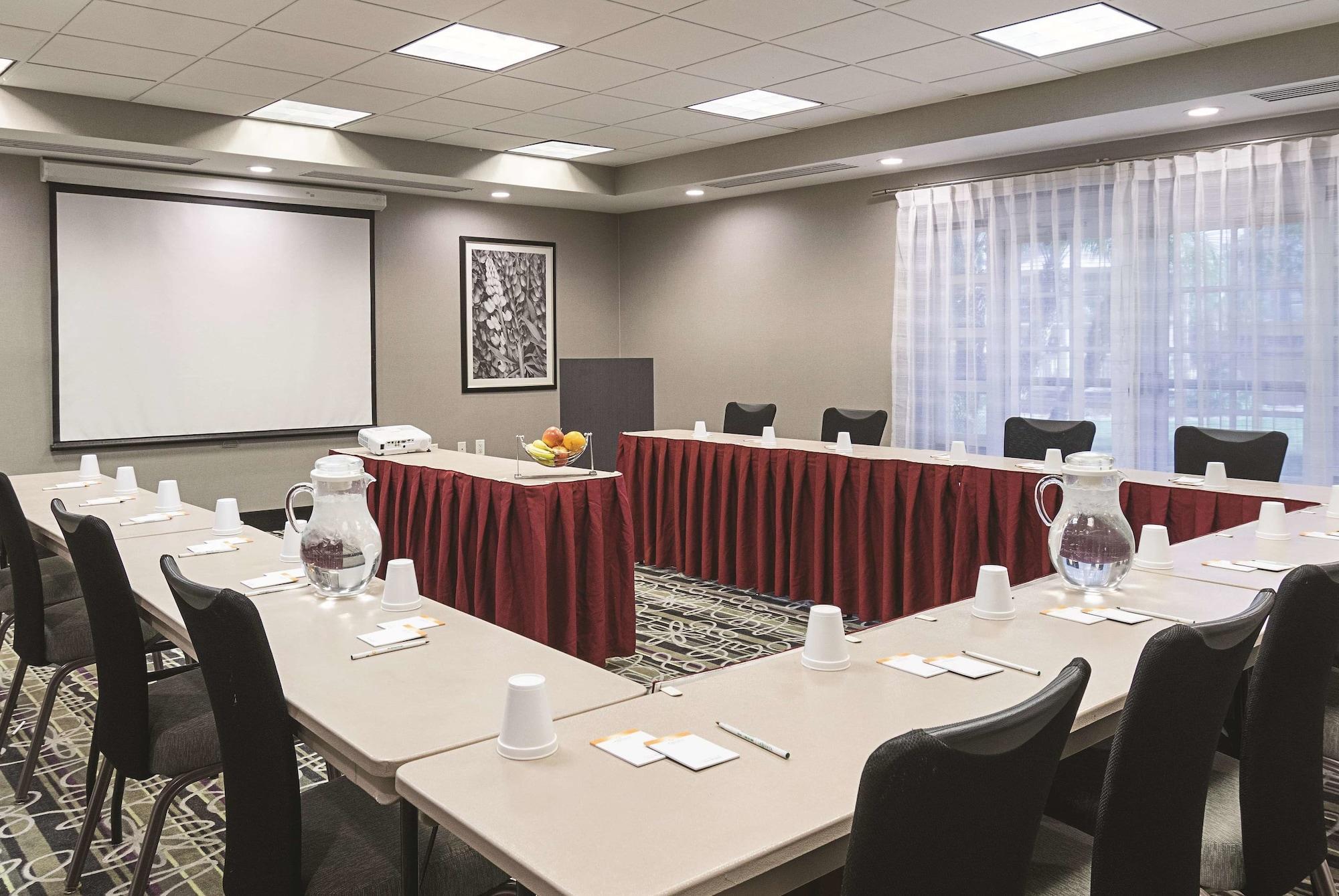 La Quinta Inn & Suites By Wyndham Ontario Airport מראה חיצוני תמונה