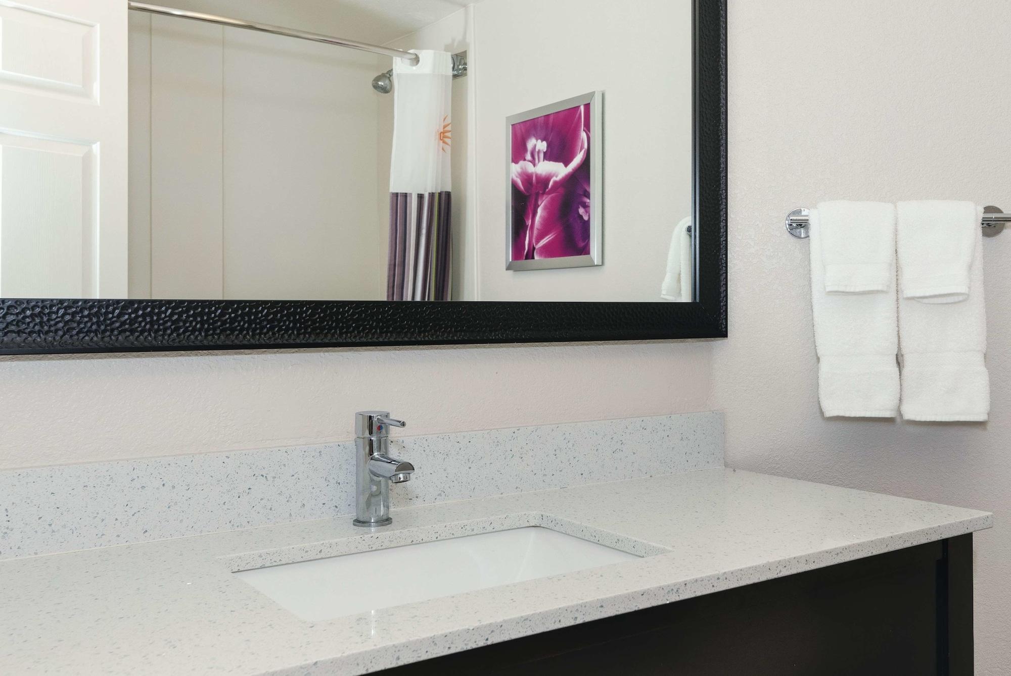 La Quinta Inn & Suites By Wyndham Ontario Airport מראה חיצוני תמונה